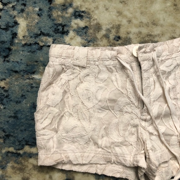 Stunning Patterned Shorts - Picture 2 of 4